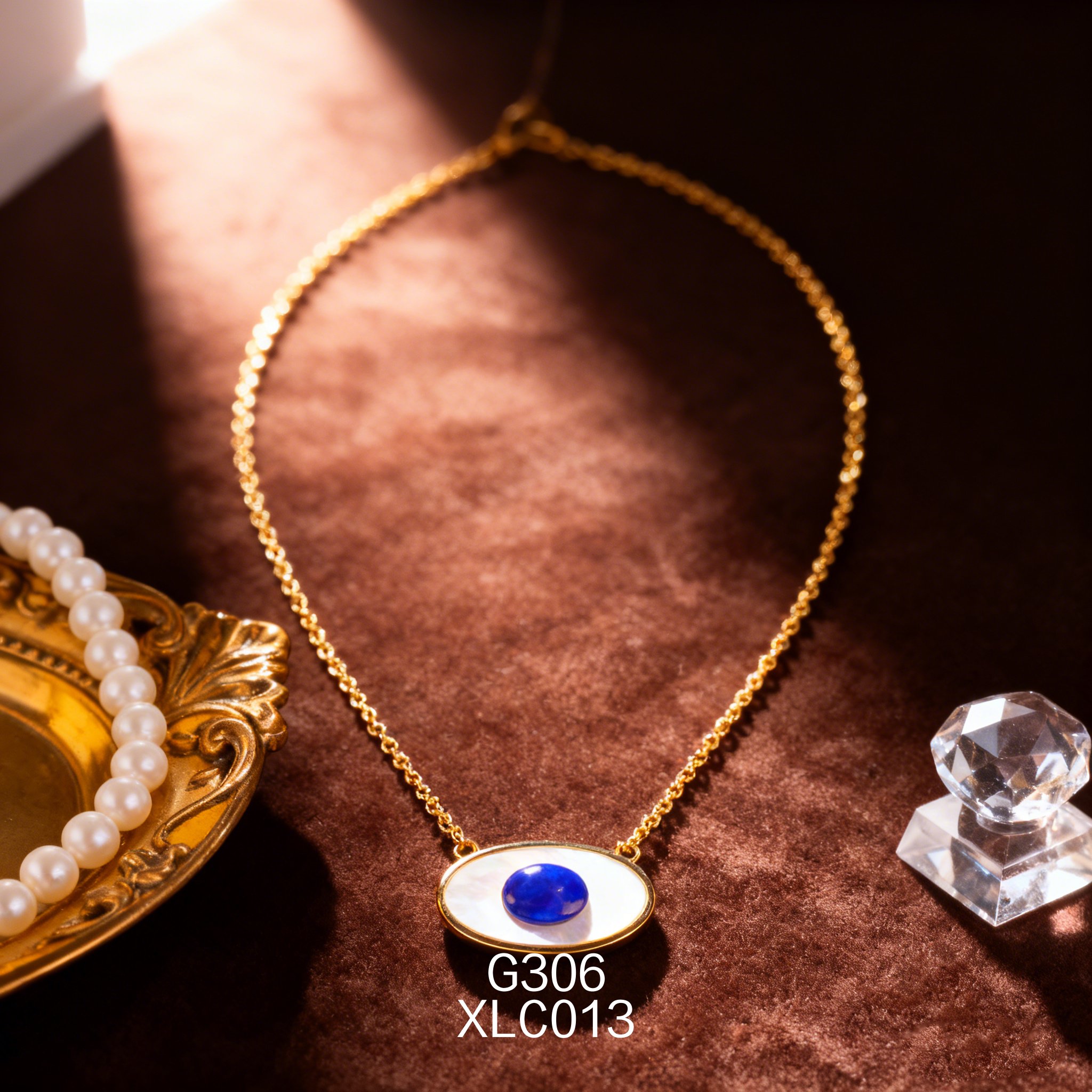 Gold-plated Mother of Pearl and Lapis Lazuli Oval Necklace