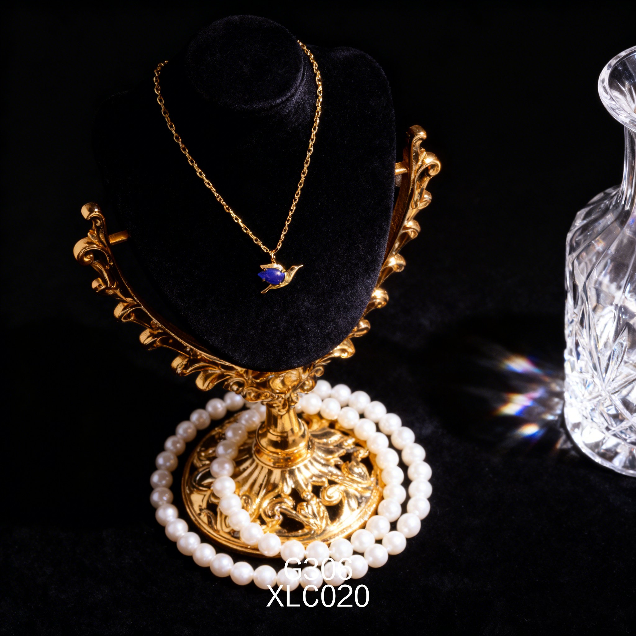 Gold-plated 10 x 15mm Dolphin-shaped Lapis Lazuli Necklace