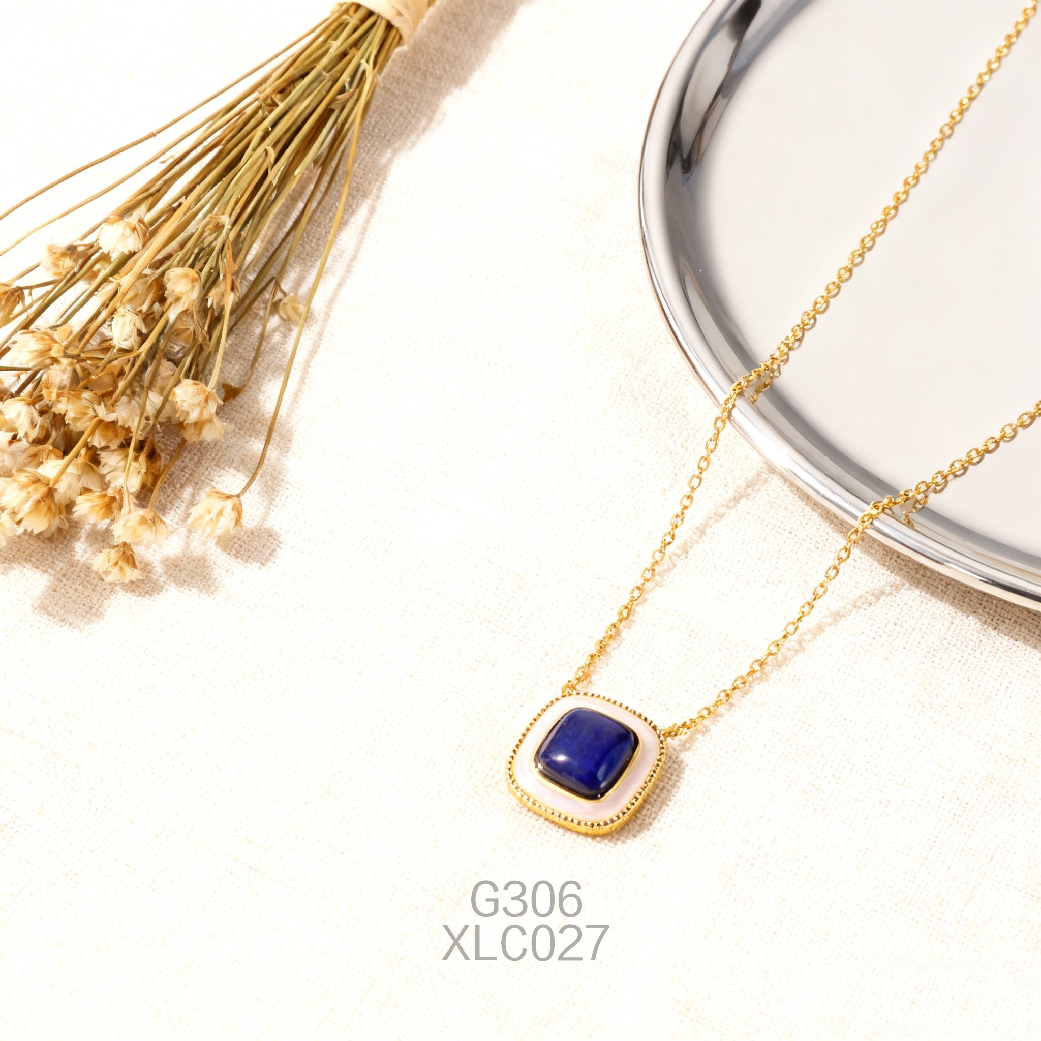 Gold-plated Square Mother of Pearl + 10mm Lapis Lazuli Necklace