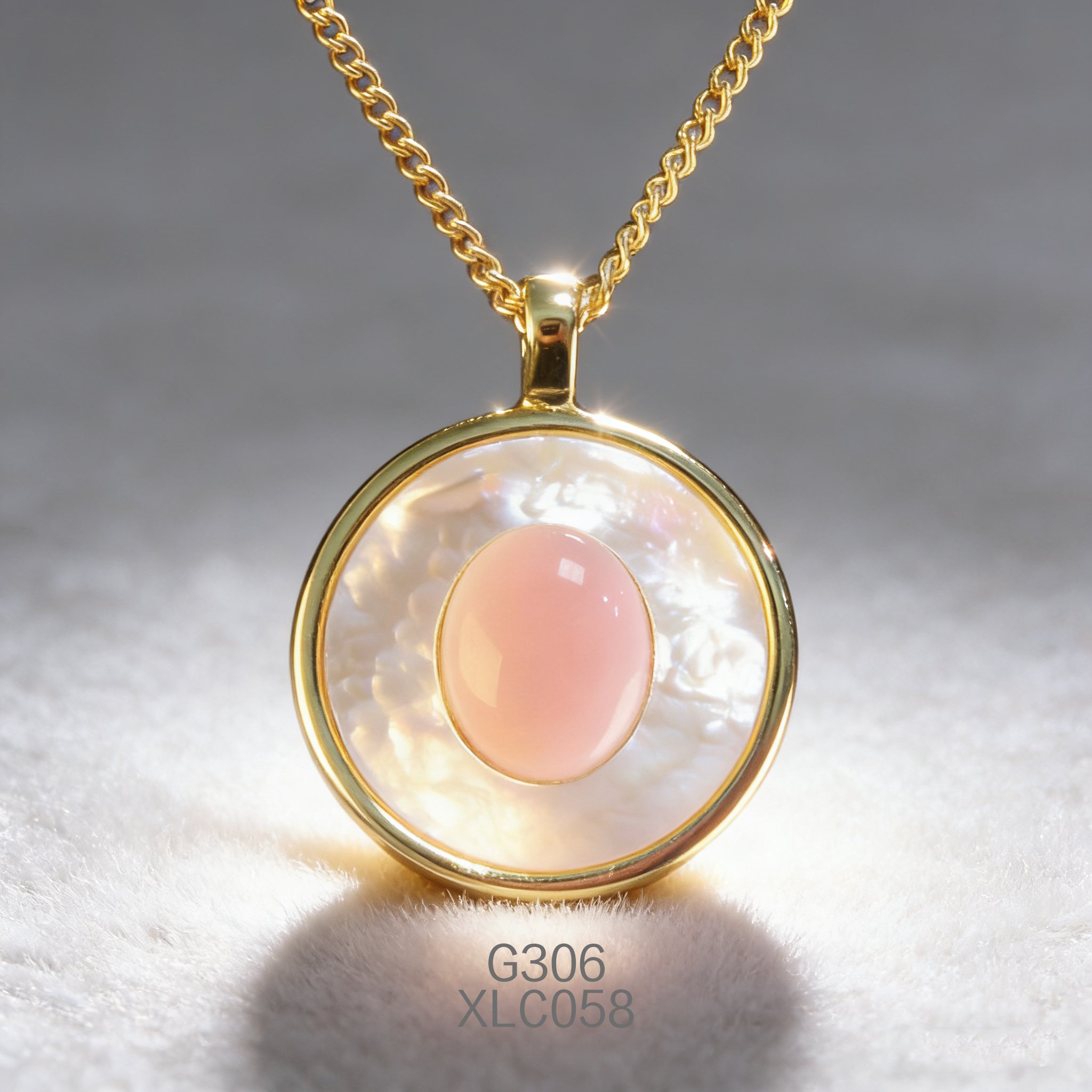 Gold-plated Mother of Pearl Abalone Fashion Necklace