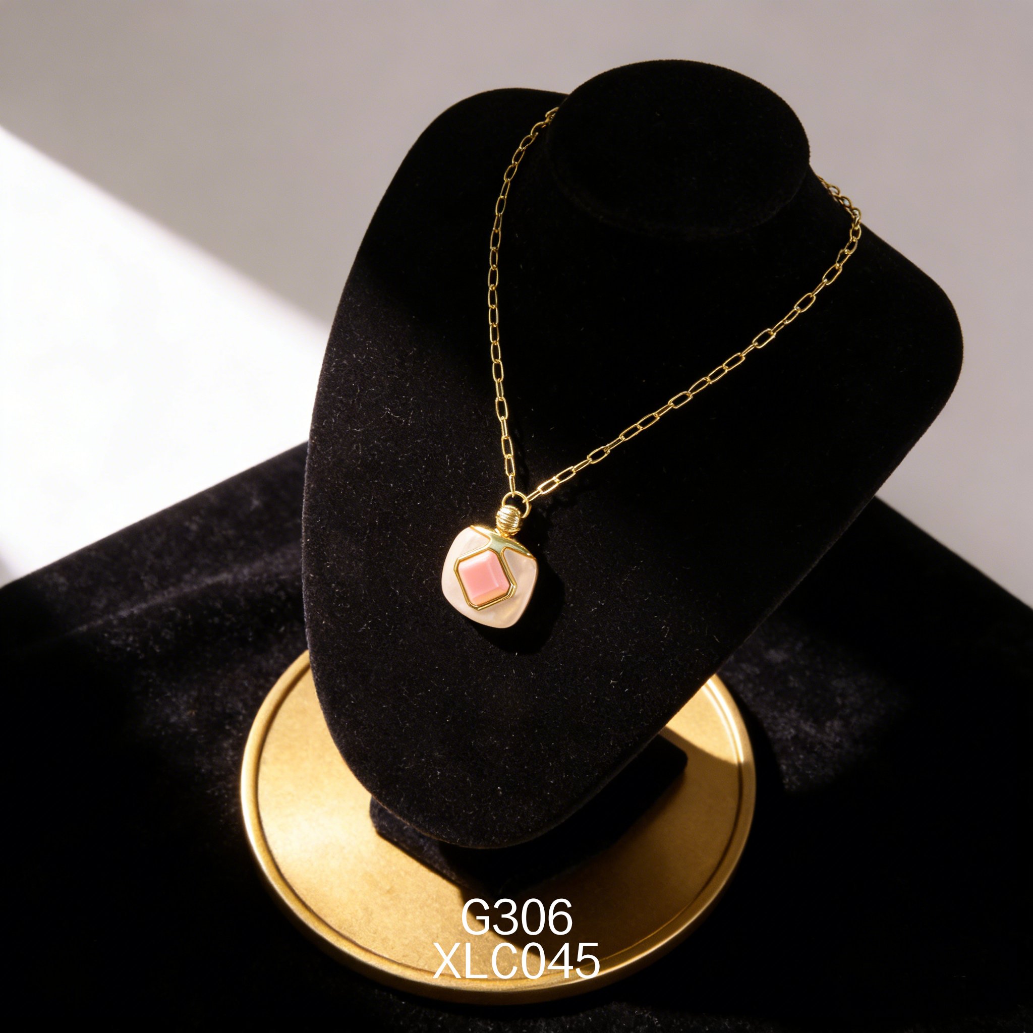 Collana placcata oro Vintage con Madreperla e Abalone 10x10mm