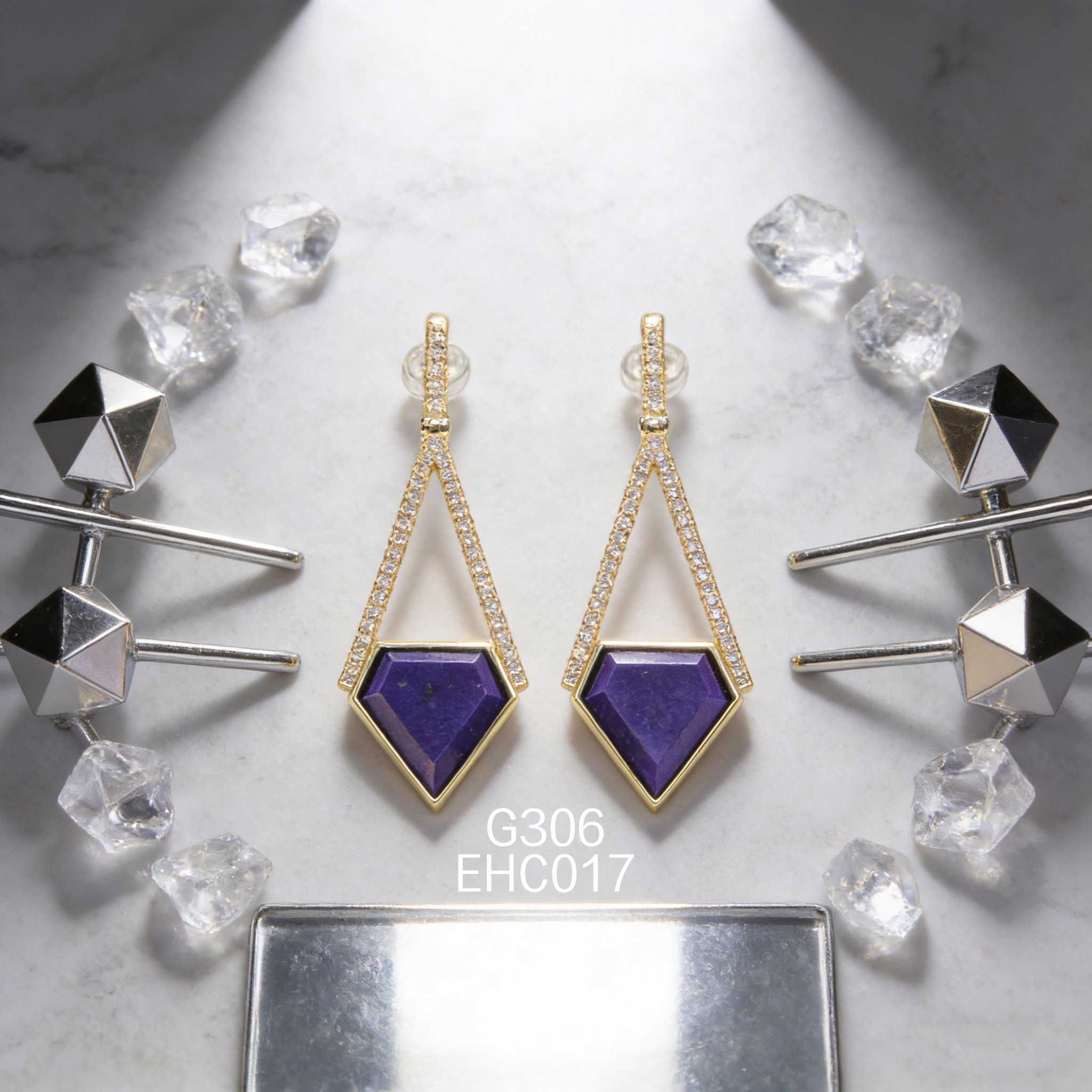 電鍍黃金 13mm 鑽三角青金耳環