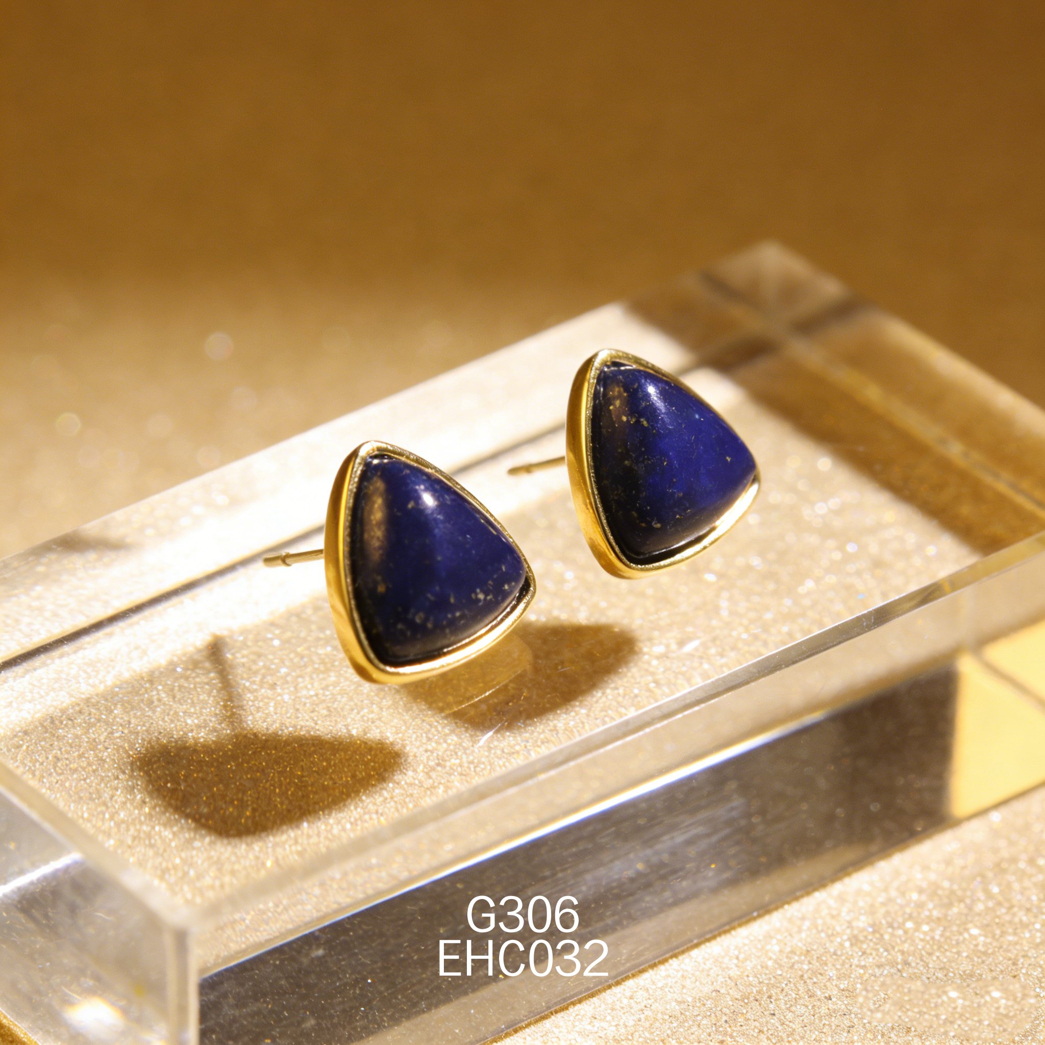 电镀黄金 10 x 10mm 三角青金耳环