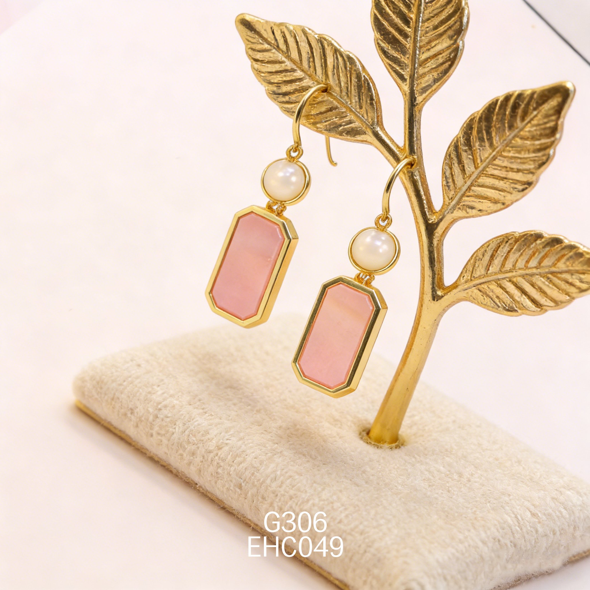 电镀黄金8ｍ白贝 + 10 x 21mm 女皇贝耳环