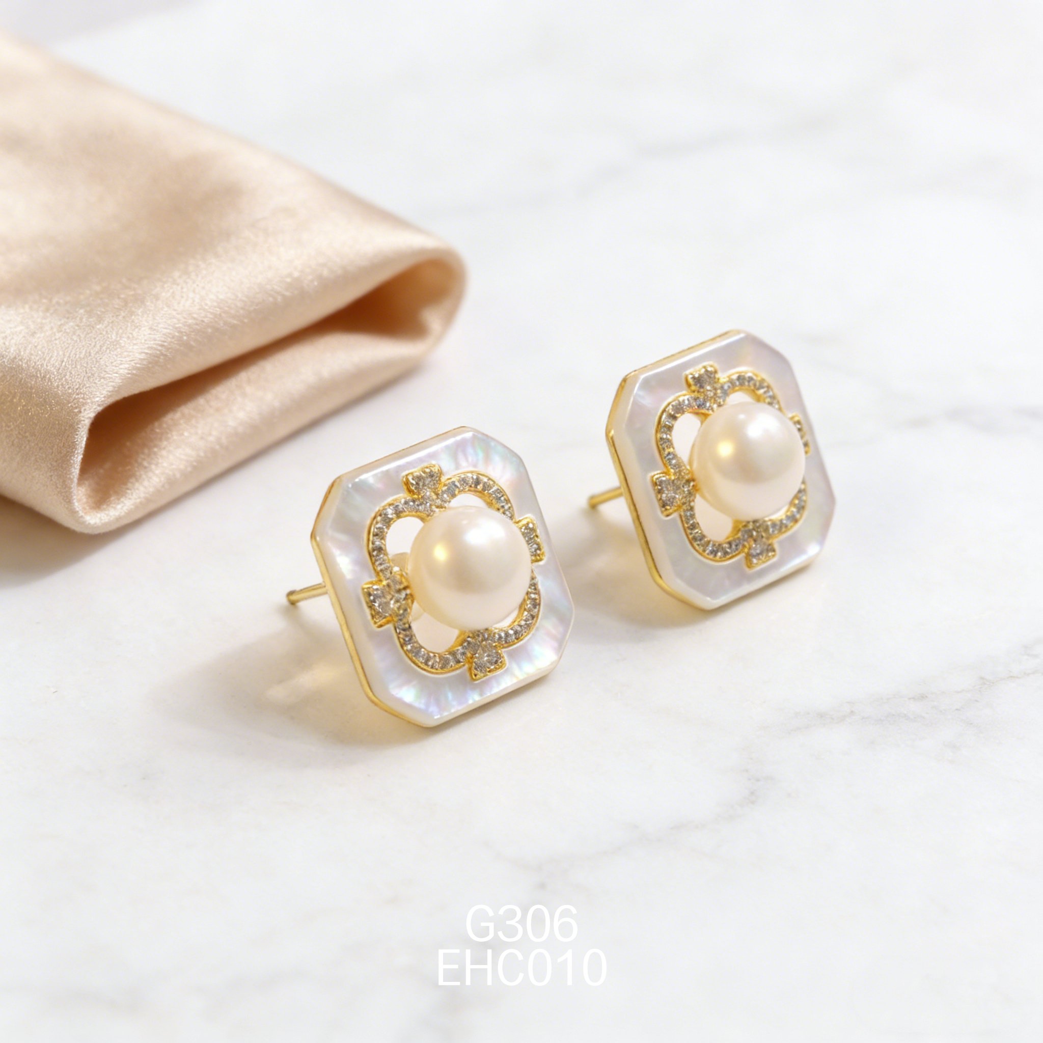 電鍍黃金白貝 18ｘ18mm 方塊珍珠耳環