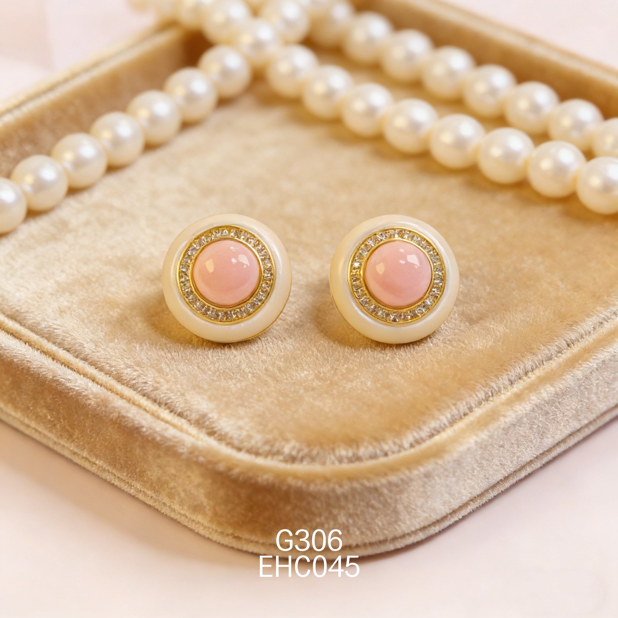 电镀黄金16白贝 + 8mm 女皇贝锆石耳环