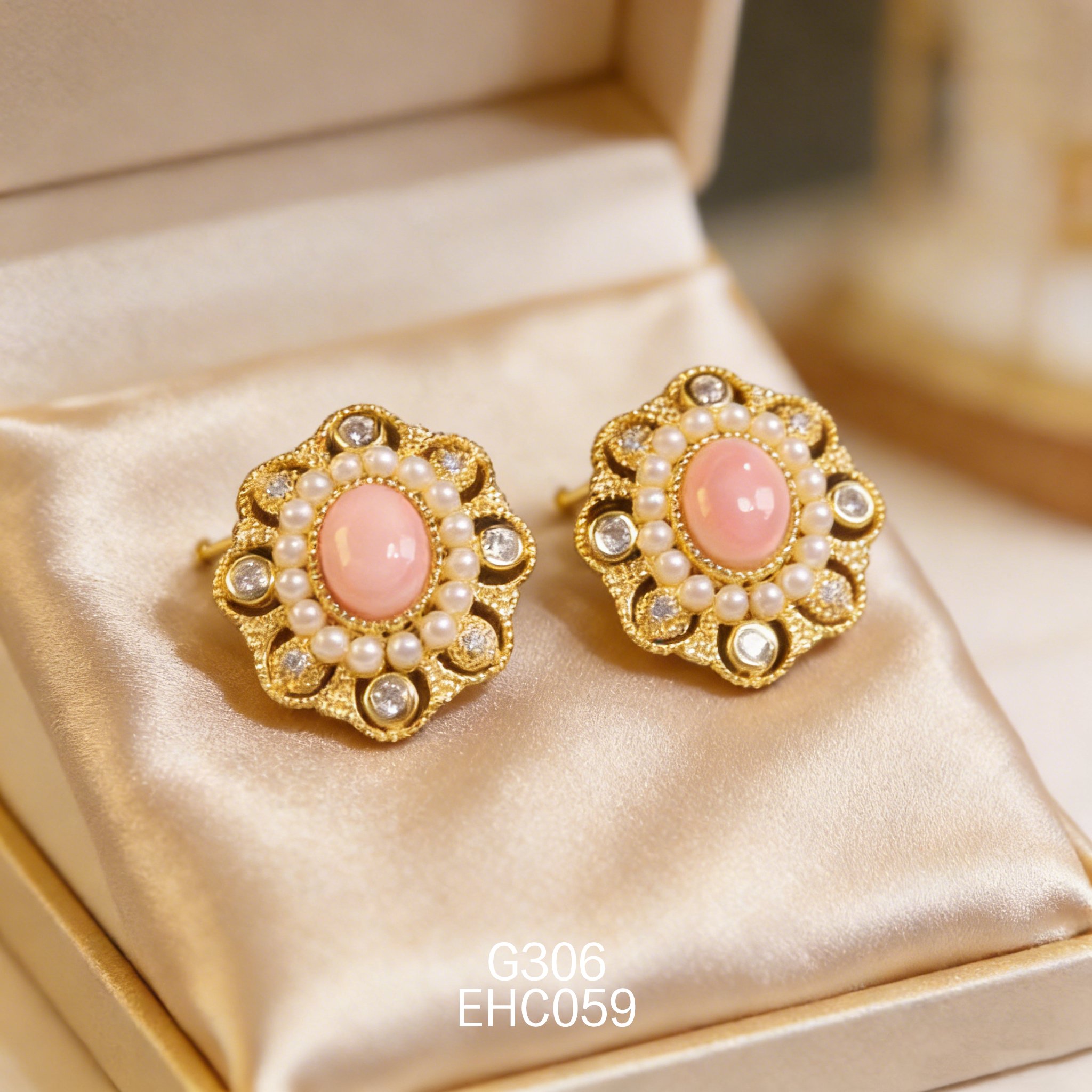 电镀黄金 6 x 8mm 女皇贝耳环