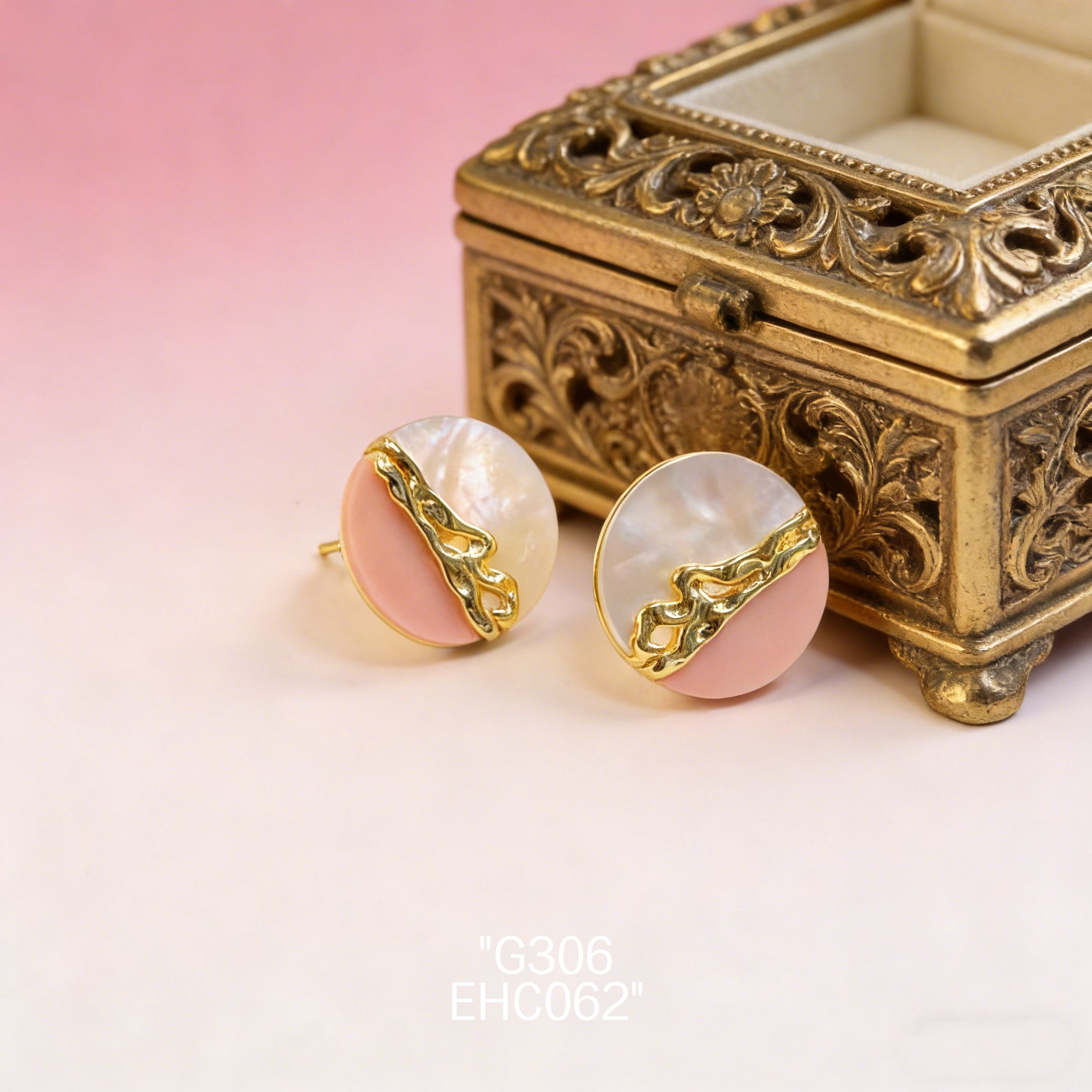 電鍍黃金白貝女皇貝耳環