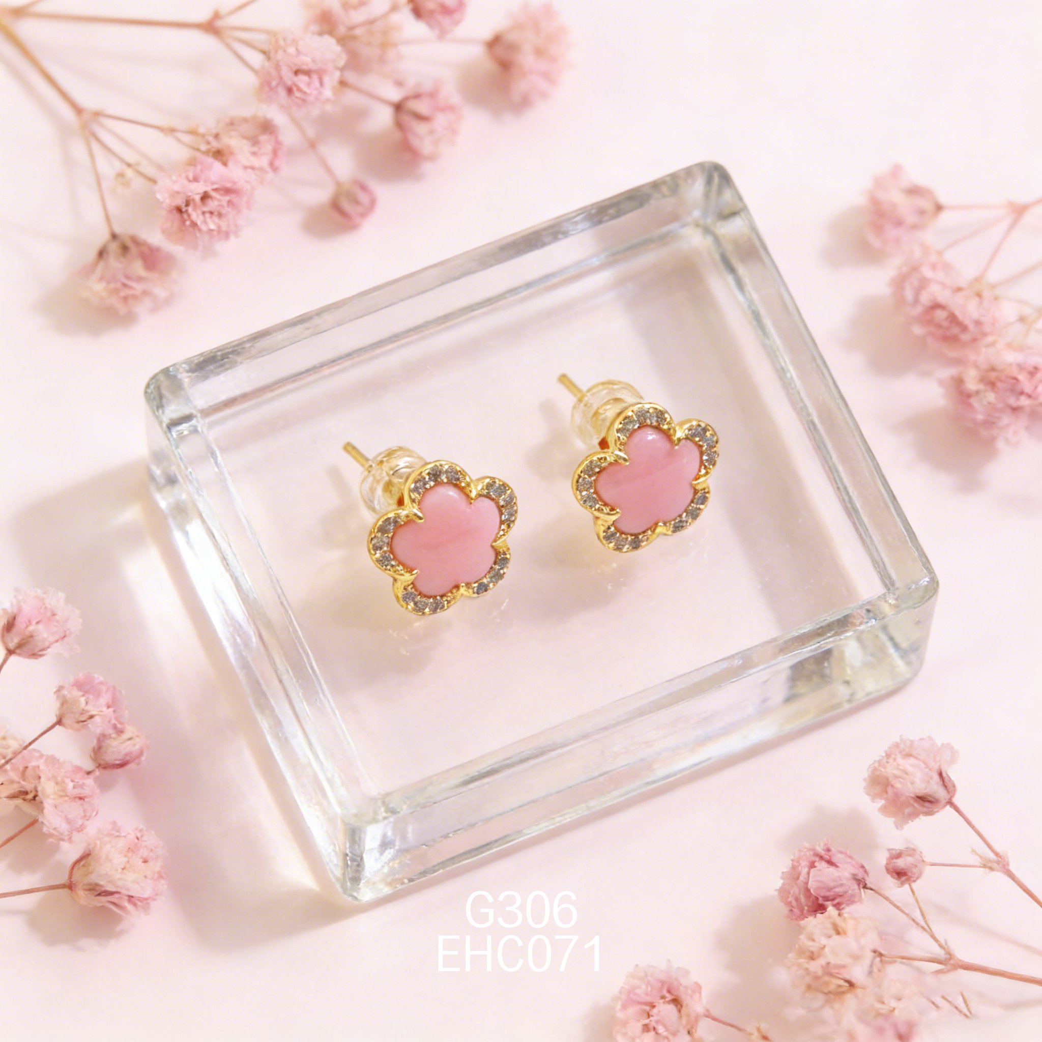 电镀黄金女皇贝耳环